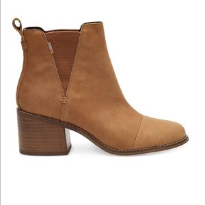 Toms size 10 Esme leather ankle boots with 2 3/4” block heels